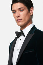 Load image into Gallery viewer, Benetti - Jasper Velvet Tux Jacket - Emerald - AVAILABLE IN STORE ONLY
