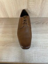 Load image into Gallery viewer, Clarks Glement Lace TAN
