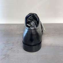 Load image into Gallery viewer, Bugatti Plain Black Laced BLACK

